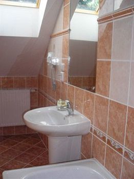 Opat Hotel 3*